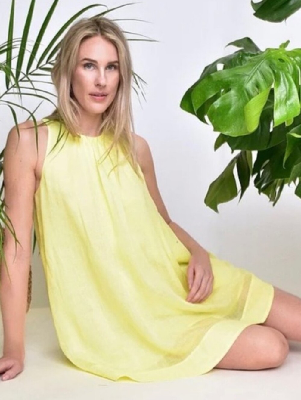 NWT Every Gathered Roun Neck Lemon Yellow Sleeveless Shift Dress Sz M